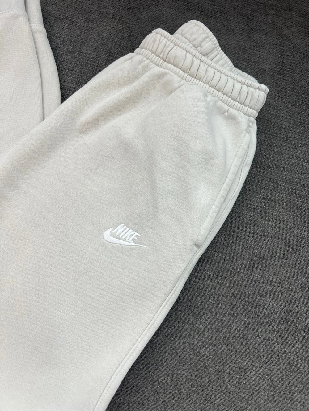Nike Men's Off-White Sweatpants with Logo